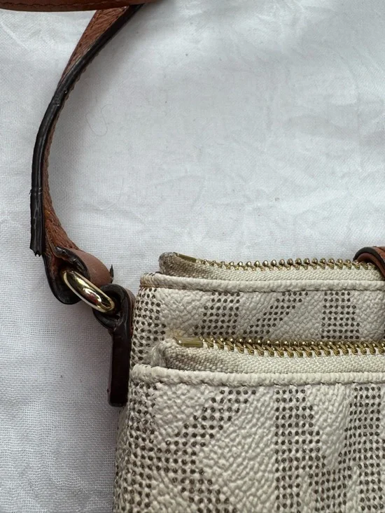 Michael Kors Fulton Vanilla Signature Crossbody - Picture 7 of 16